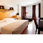 Hesperia 4*